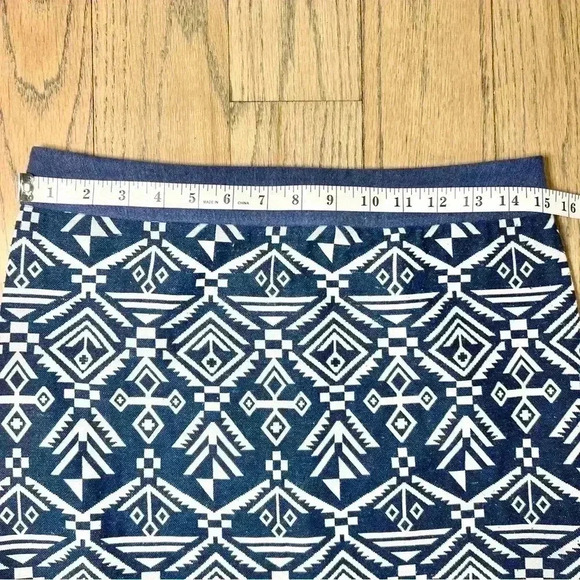 Pixley Women’s Tenille Navy Blue and White Aztec Print Mini Skirt Size Small - Picture 8 of 12